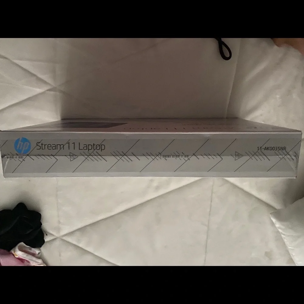 BRAND NEW HP LAPTOP - NEVER USED - NEVER OPENED